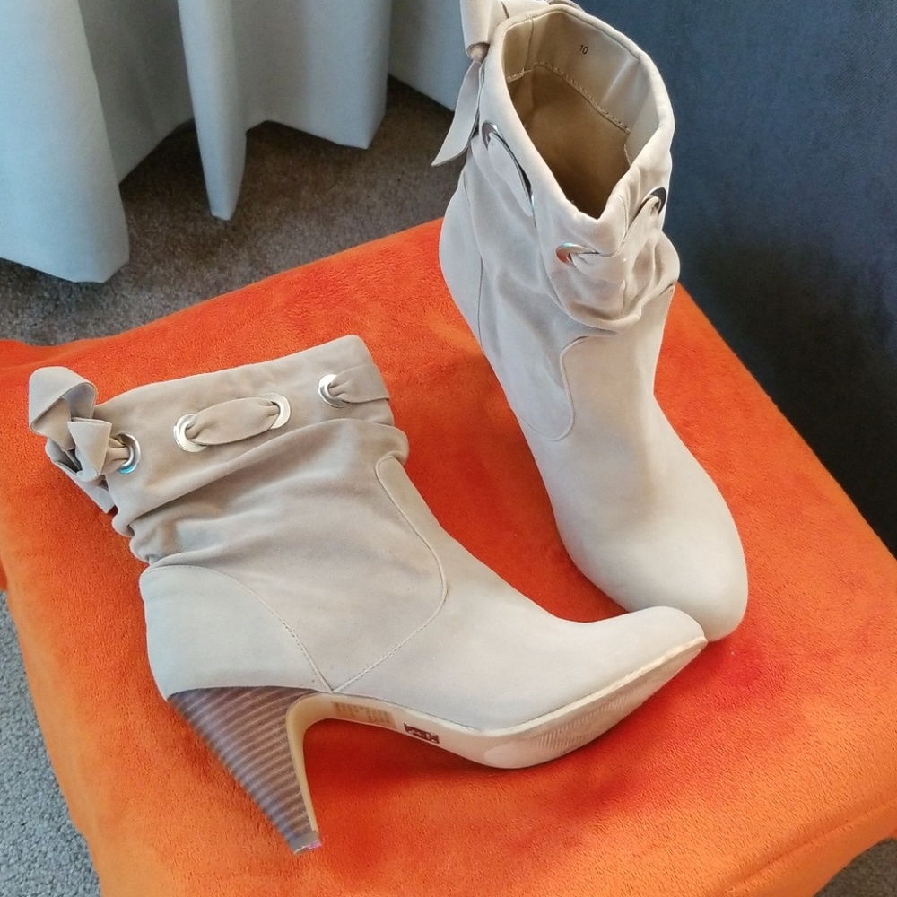 Boots ❤❤❤❤SOLD❤❤❤❤SOLD